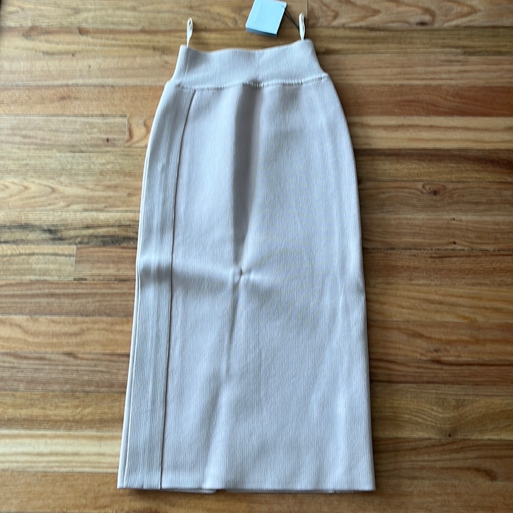 Scanlan Theodore pink crepe knit skirt NWT